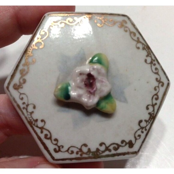 Vintage Hand Painted Porcelain Trinket Box Occupied Japan Floral Hexagon FLAW - Picture 2 of 5